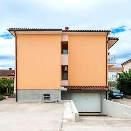 Apartment Sonata